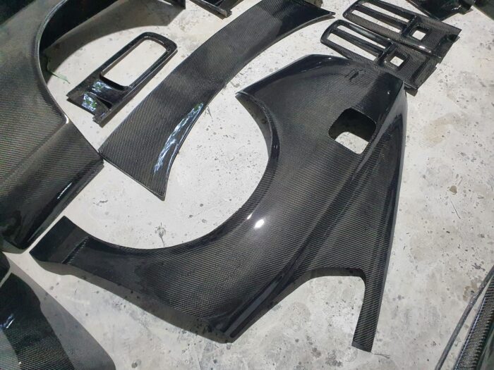 Datsun 240z 260z 280z front fenders oem style carbon fiber Datsun 240z 260z 280z s30 rear overfenders oem style carbon fiber Datsun 240z 260z 280z s30 doors oem styme carbon fiber